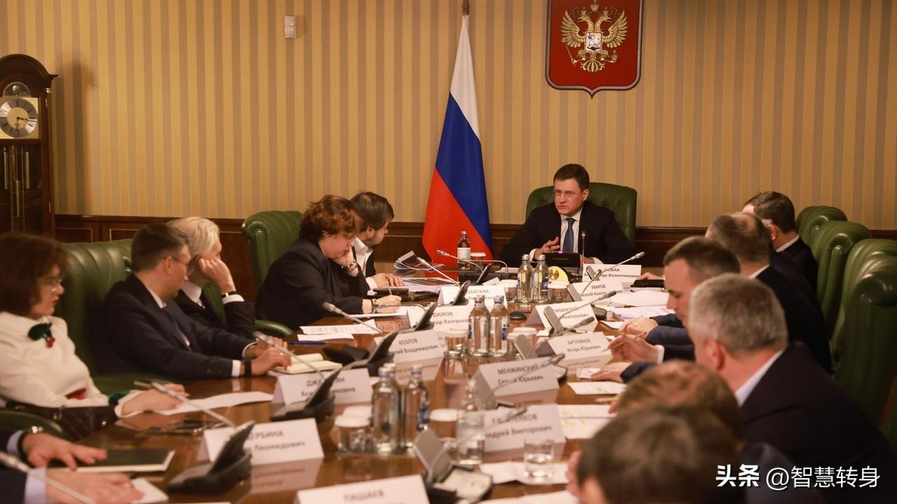 疑受乌克兰无人机打击影响，俄罗斯将从4月1日起禁止出口汽油。
洲哥讲时事 当地时