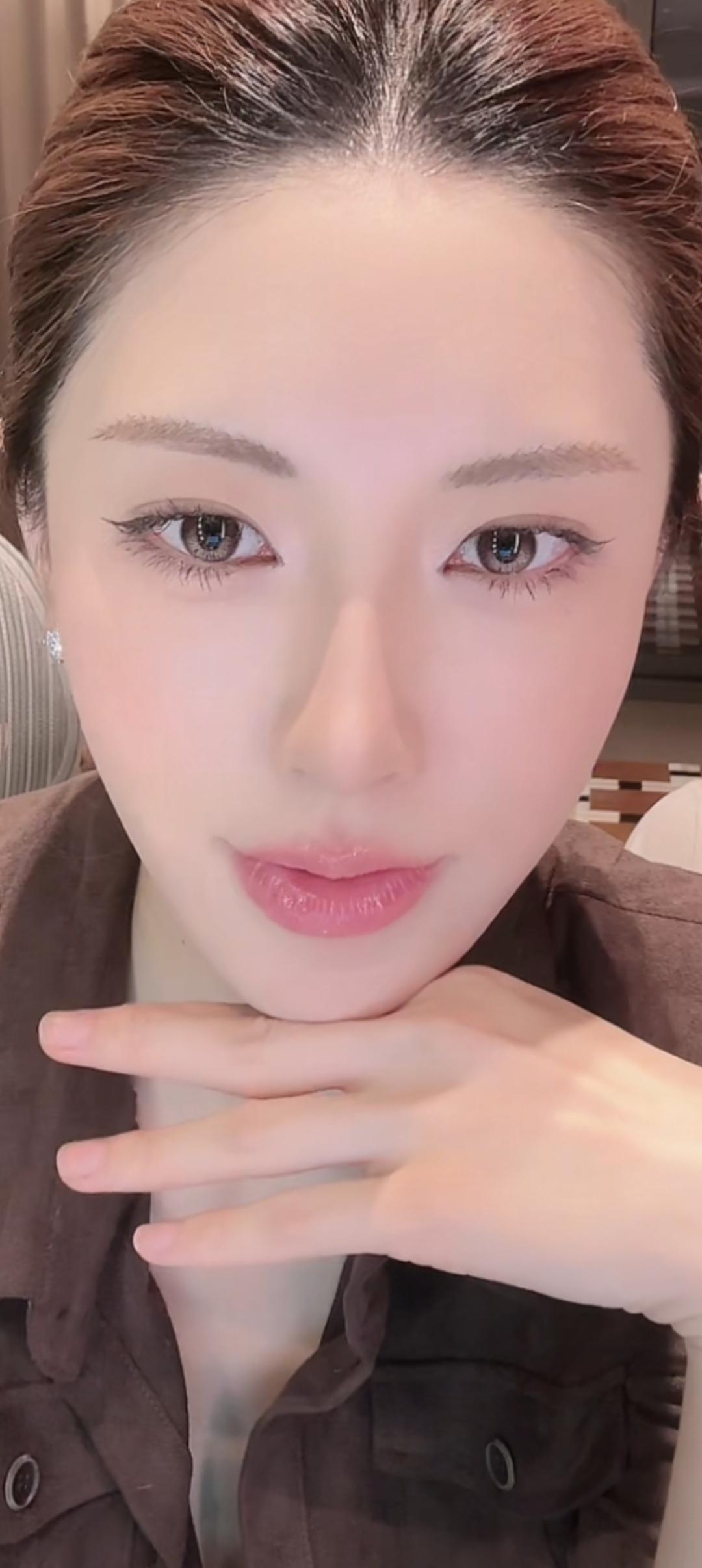 这姑娘看着好温柔哦。