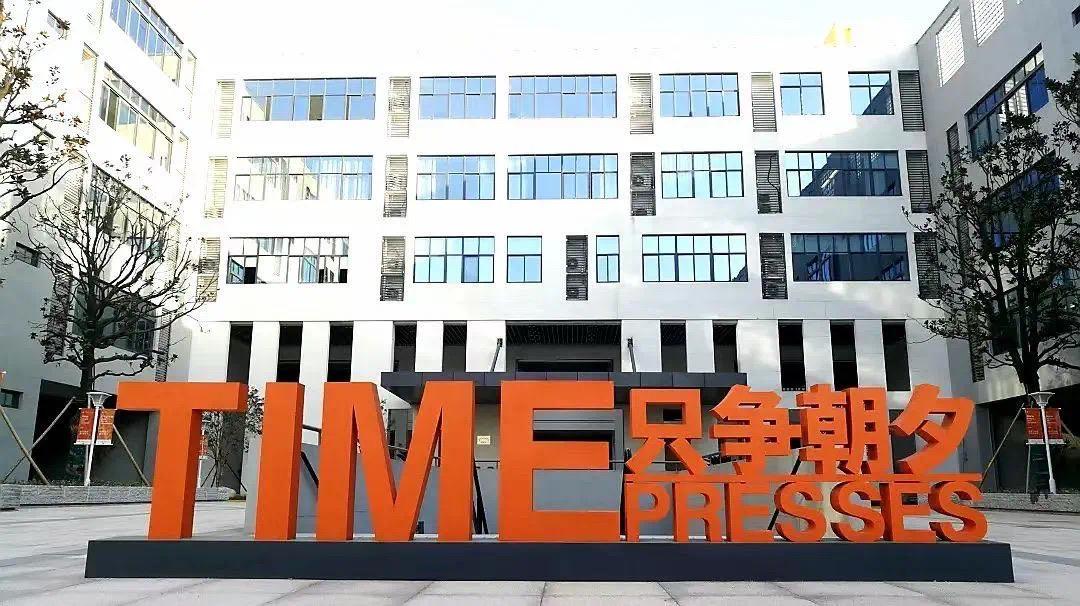 一个好校长，就是一所好学校？对不对？
听到一个事件，某市有个民办学校，老板从当地