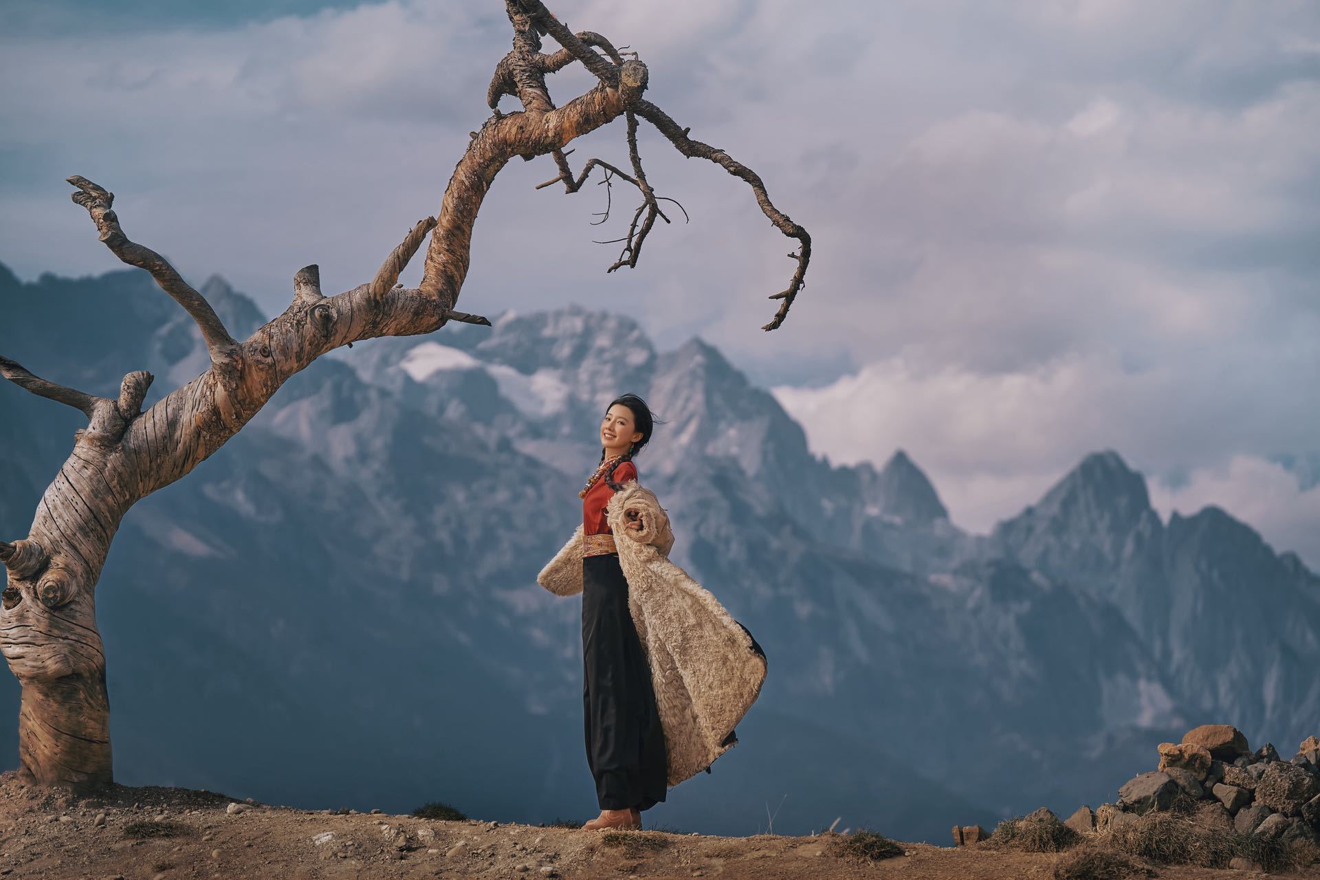 丽江出游，自在如风，明媚如光，自带治愈又蓬勃的生命力，姐姐真的是把日子过成风的形