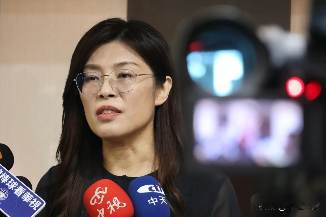 📊选战进入冲刺🔥郑丽文直面现实，国民党四大选区迎来严峻考验⚠️
 
台湾地区