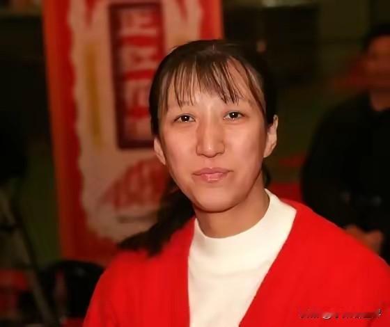 中国女排输给泰国丢奥运直通资格，排坛出现了一个极其反常的现象。以往女排只要输一场