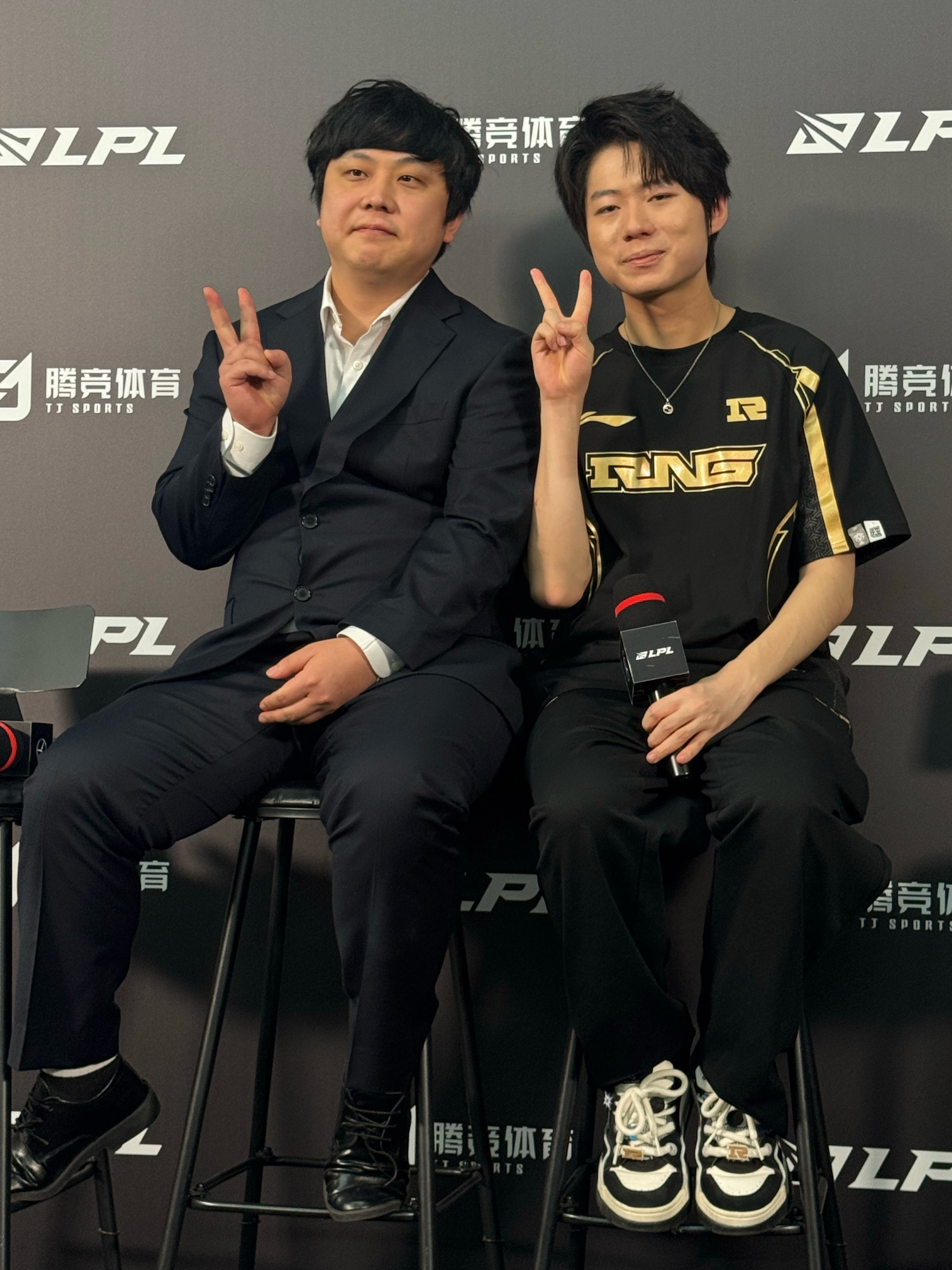 接受败者采访的教练和打野选手[老师好]rng对战edg2025lpl群访 ​​​
