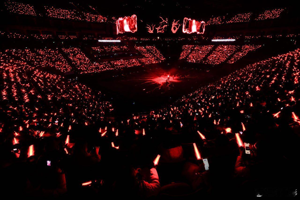 周震南粉丝提前过年了 百度网盘星动态 南丝集体过年！百度网盘星动态释出超多演唱会