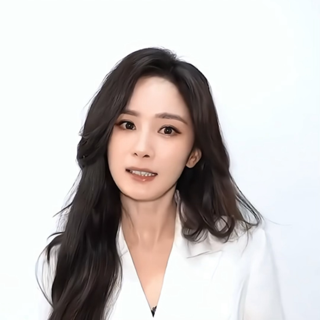 杨幂 又美啦[期待][期待] ​​​
