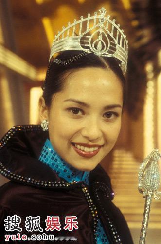 当我老了，向往一种简单宁静的生活。找个山清水秀的小村落，有个带小院的房子，院里种