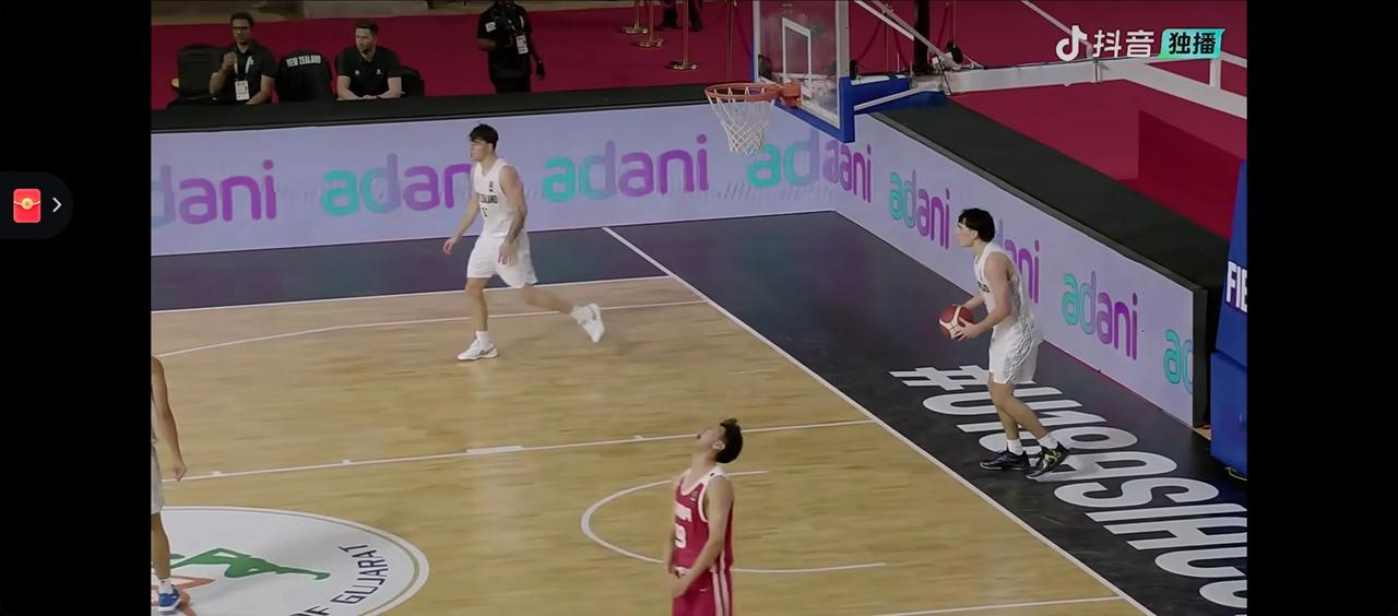 U18男篮大胜新西兰，进亚洲杯决赛！
王子超打得最好的一场比赛！
完全不能下！