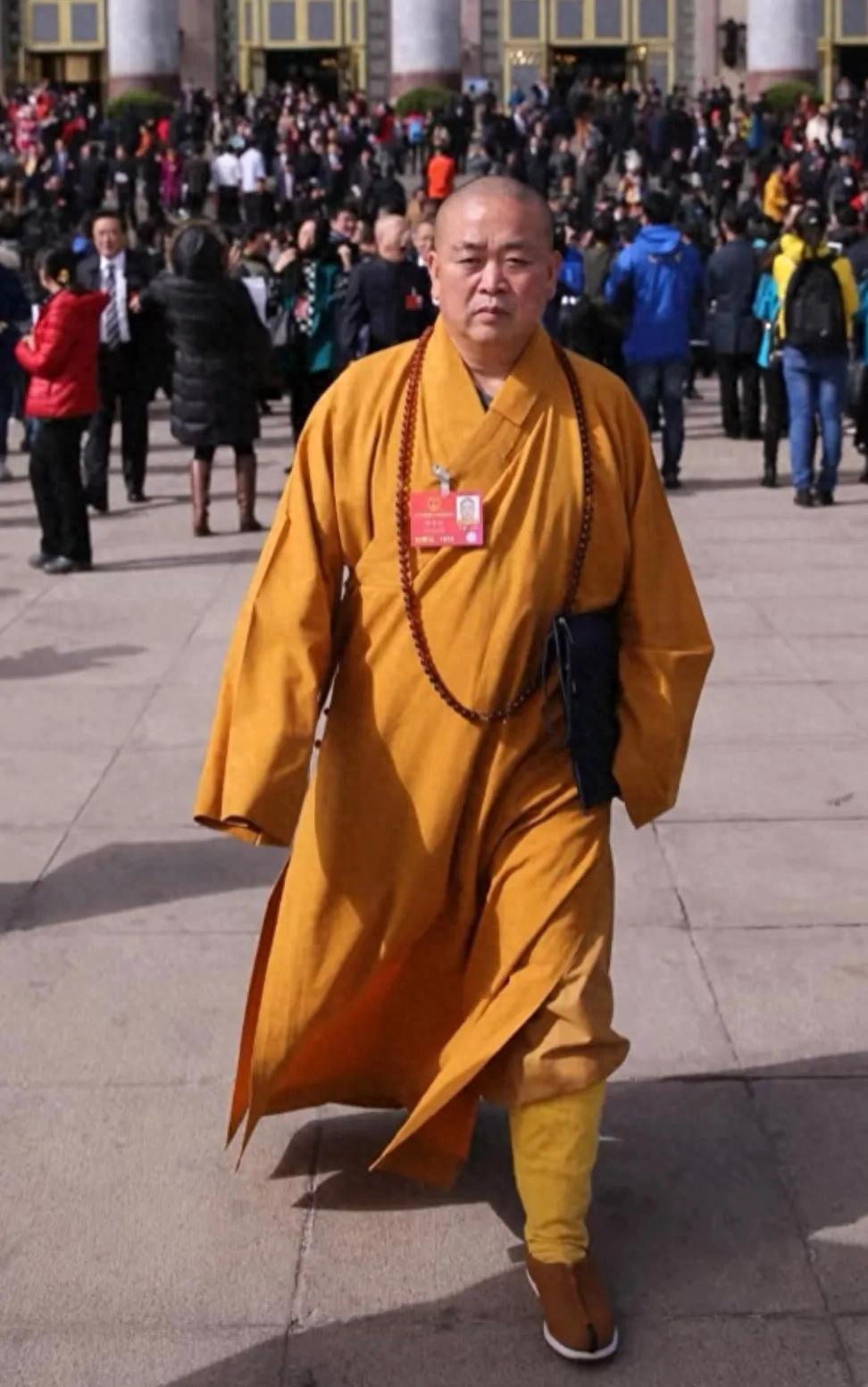 惊爆！释永信“开光”女星，少林住持跌落神坛？
娱乐圈和宗教圈的瓜，向来都是大众茶
