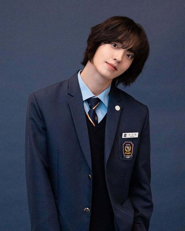 新人演员元奎彬将出演《Moving》第二季的金奉皙！如果说在第一季中奉皙、喜秀、