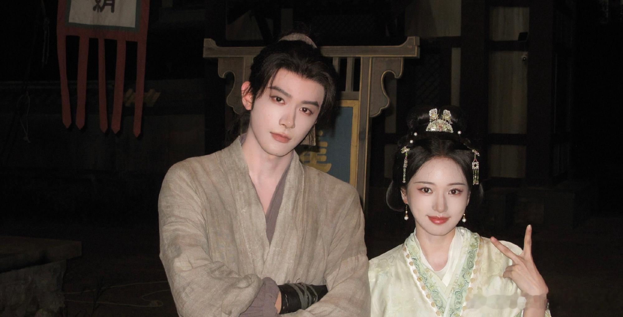 珠雀杀青网剧珠雀邓凯黄羿主演《珠雀》正式杀青，从剧照能感受到剧组制作诚意，原创剧