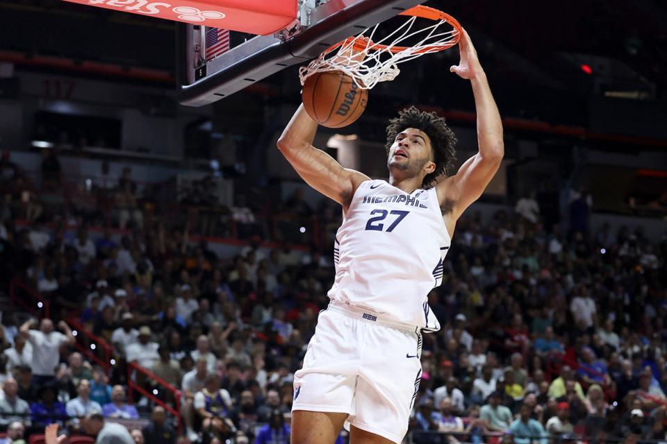 布泽尔成最年轻三双前锋NBA常规赛灰熊客场124-103击败开拓者，球队探花秀卡