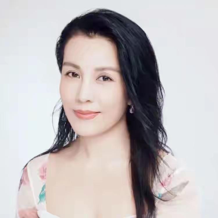 “韭菜盒子”是玩笑！演员朱晏澄清传闻：拍戏仍是主业

52岁演员朱晏因《康熙王朝
