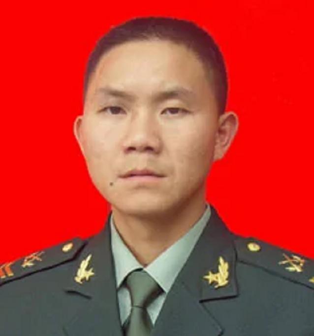 2001年2月11日，从成都开往武昌的K148次列车上，76名穿着打扮像农民工一