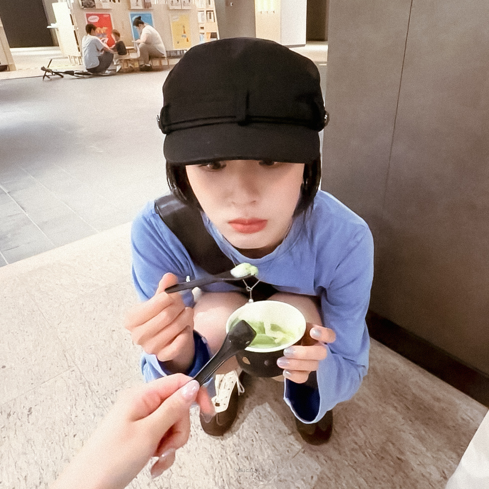 *摄入萌周🍦周益如 ｜头像 