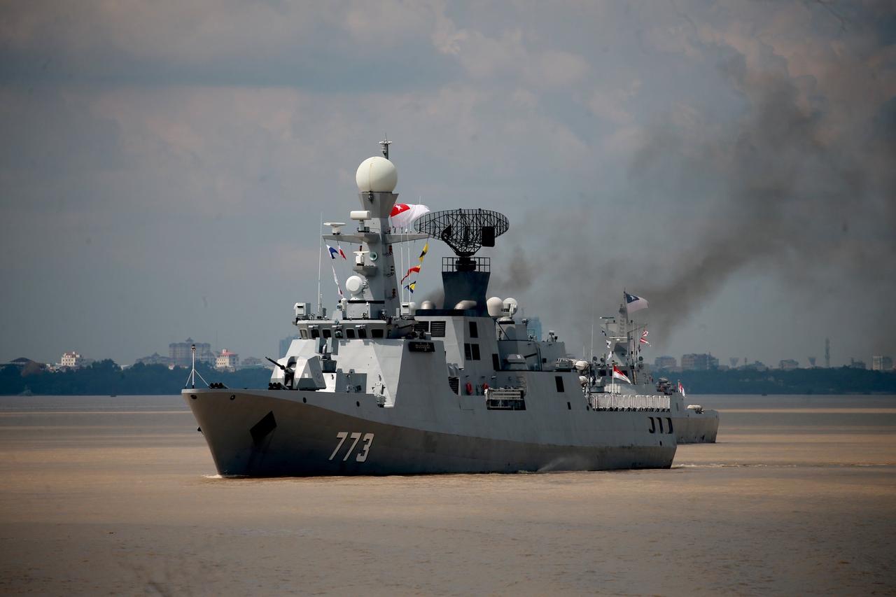 缅甸昂山时期下水的一艘“主力”水面作战舰艇。因为这艘排水量超过1000吨的轻型护