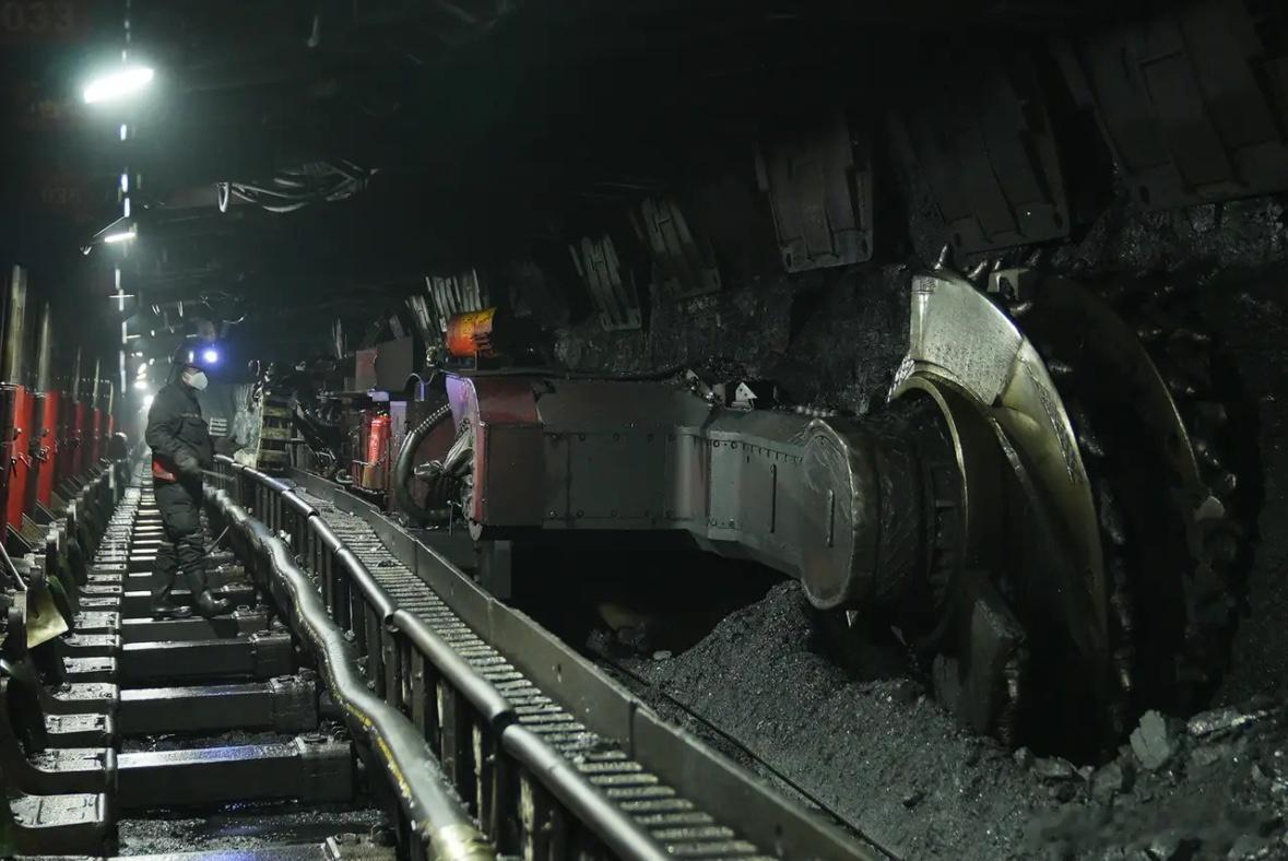 山西煤矿事故已致90人死亡山西煤矿瓦斯爆炸，真的没有一次是天灾，全是人祸。归根结