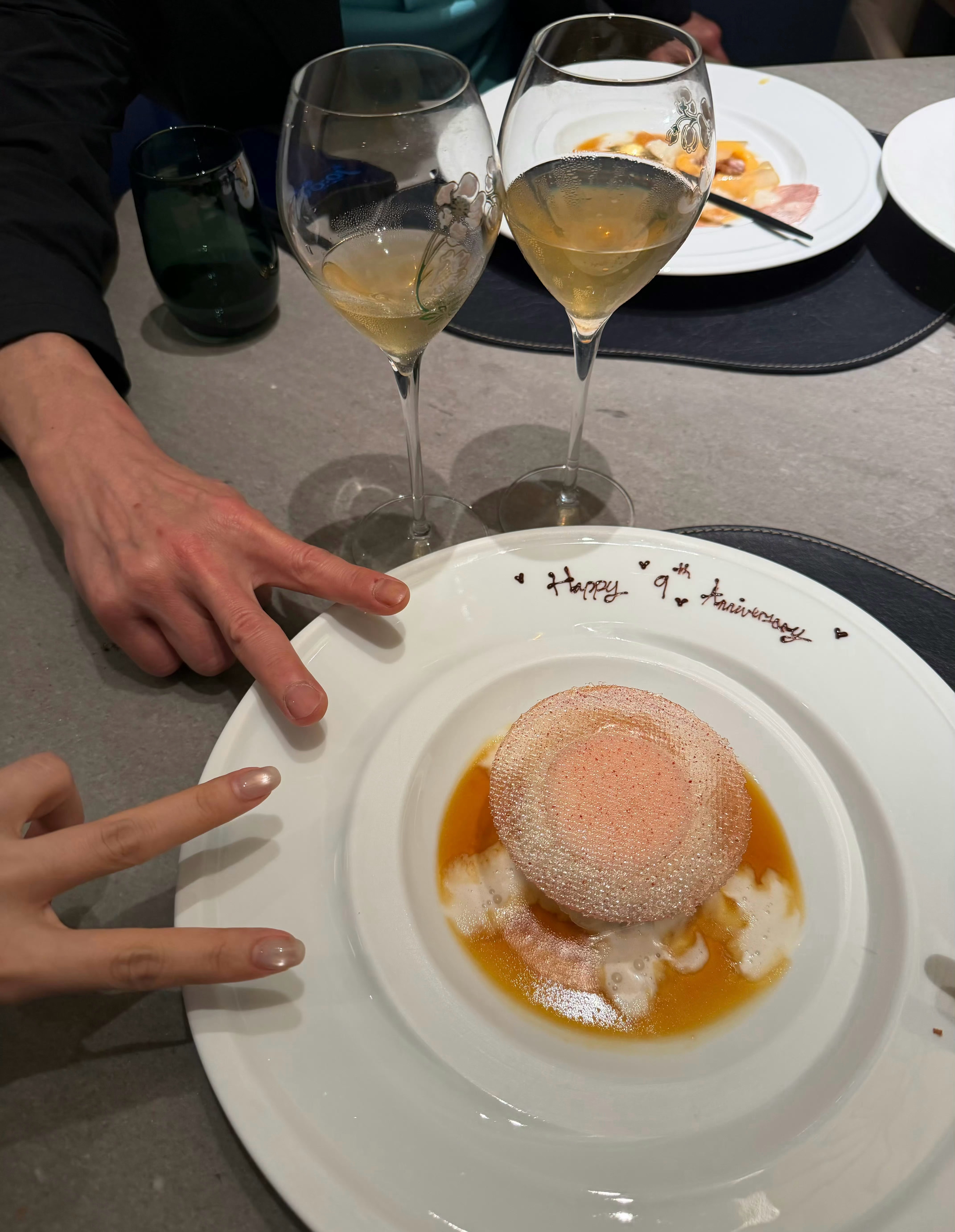 郭富城方媛庆祝结婚9周年 