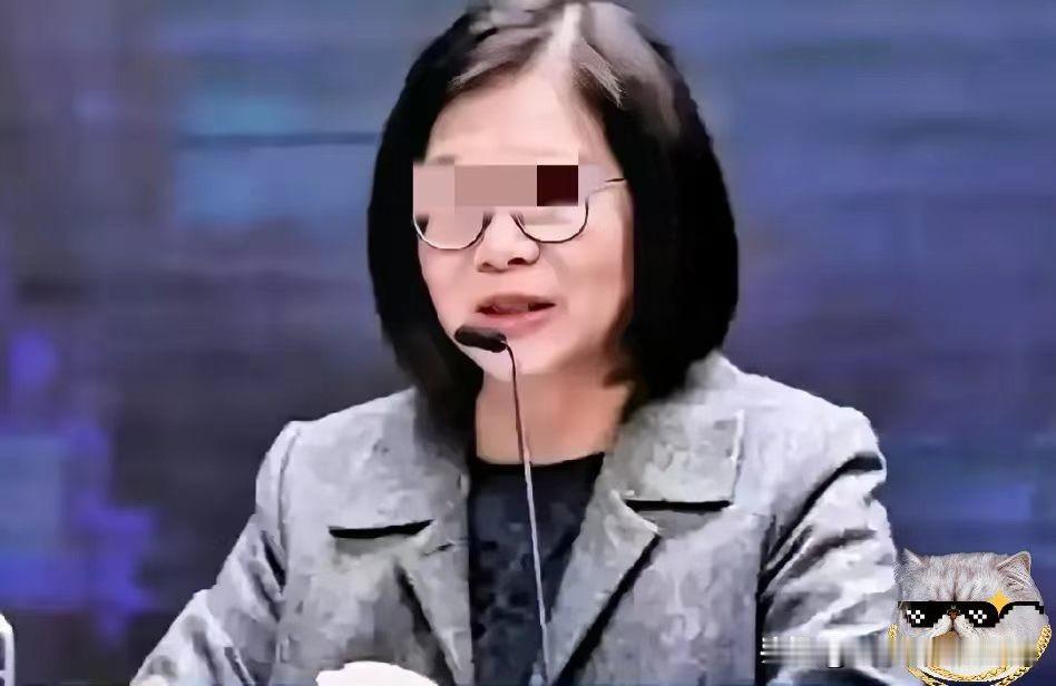 这下好了，
台独分子彻底呆住了，
陆委会：“太平岛为中华民国的固有领土。”
大陆