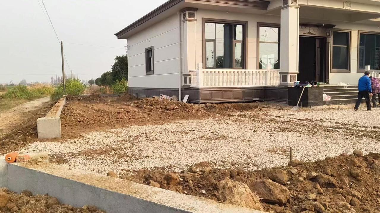 农村建一层房真的划算吗？🌿在农村修一层房，真的不建议大家盲目跟风。简单装修都要