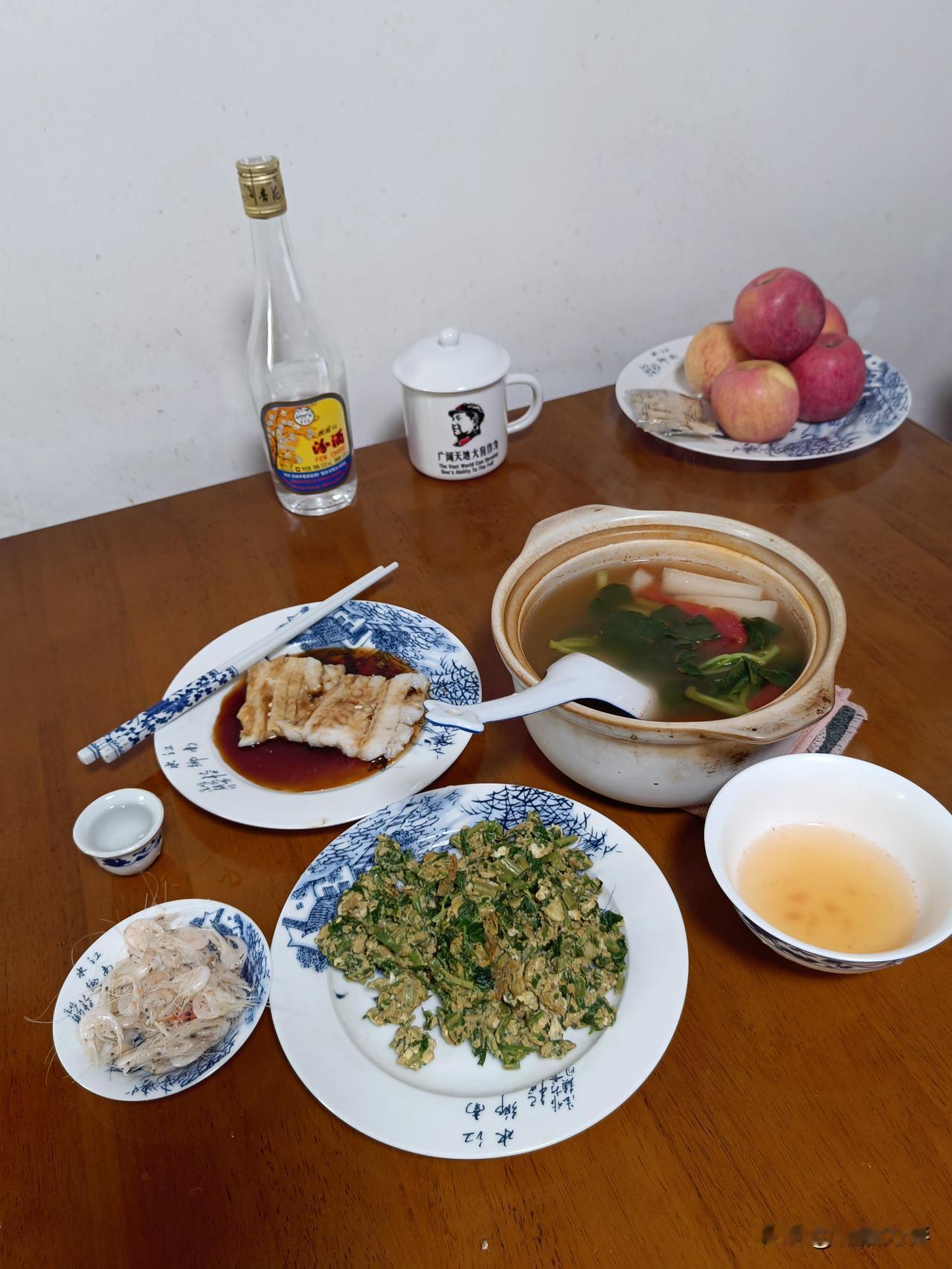 73 岁单身老男人的午饭许多人是不喜欢或者不习惯吃的，理由是清汤寡水没有油水太清