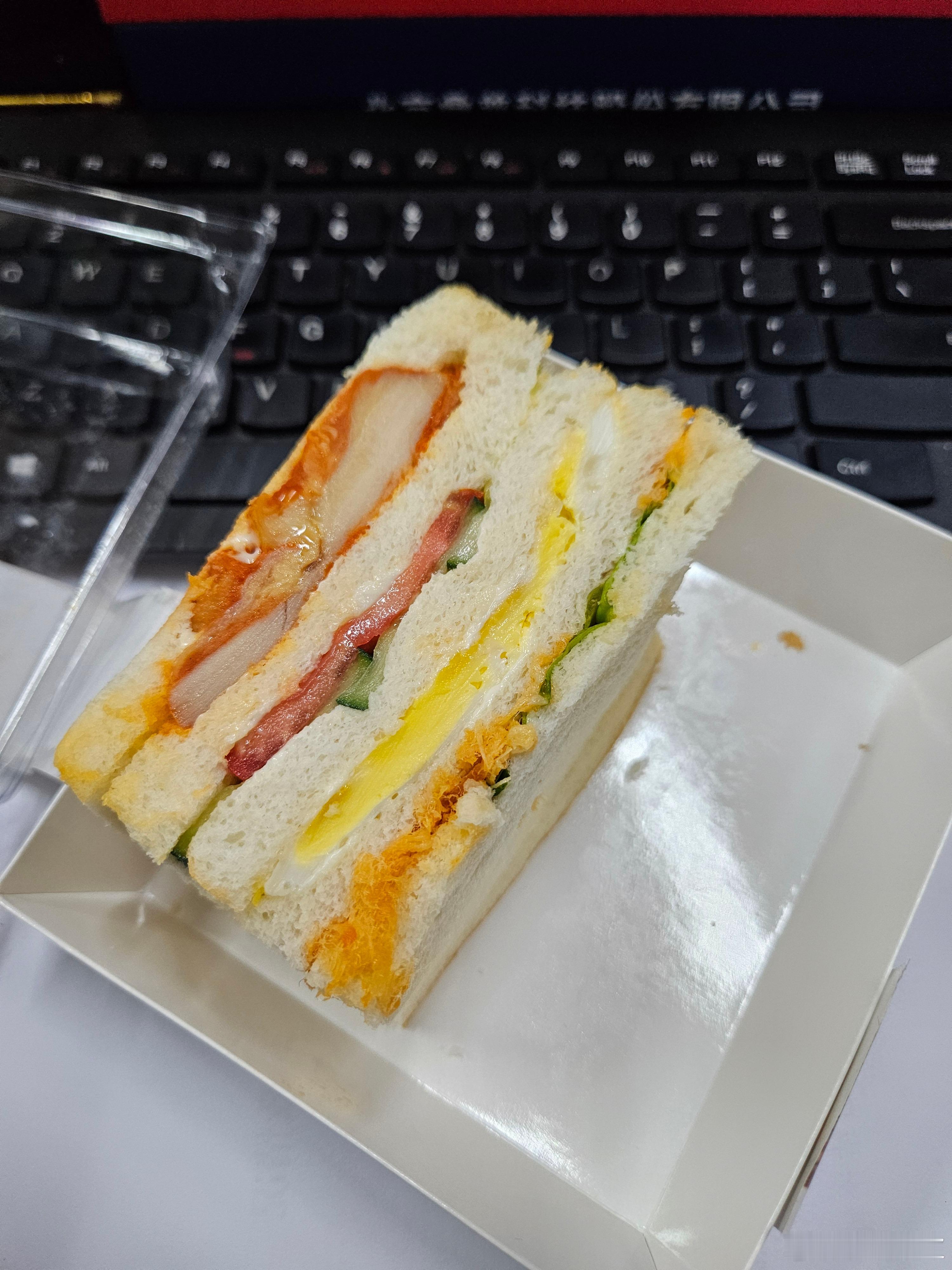 有人能想着你就是一种幸福，“有没有吃饱会不会冷到”听着简单，却是一种最朴实的爱，