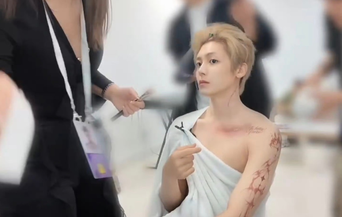 嬷嬷狂喜 