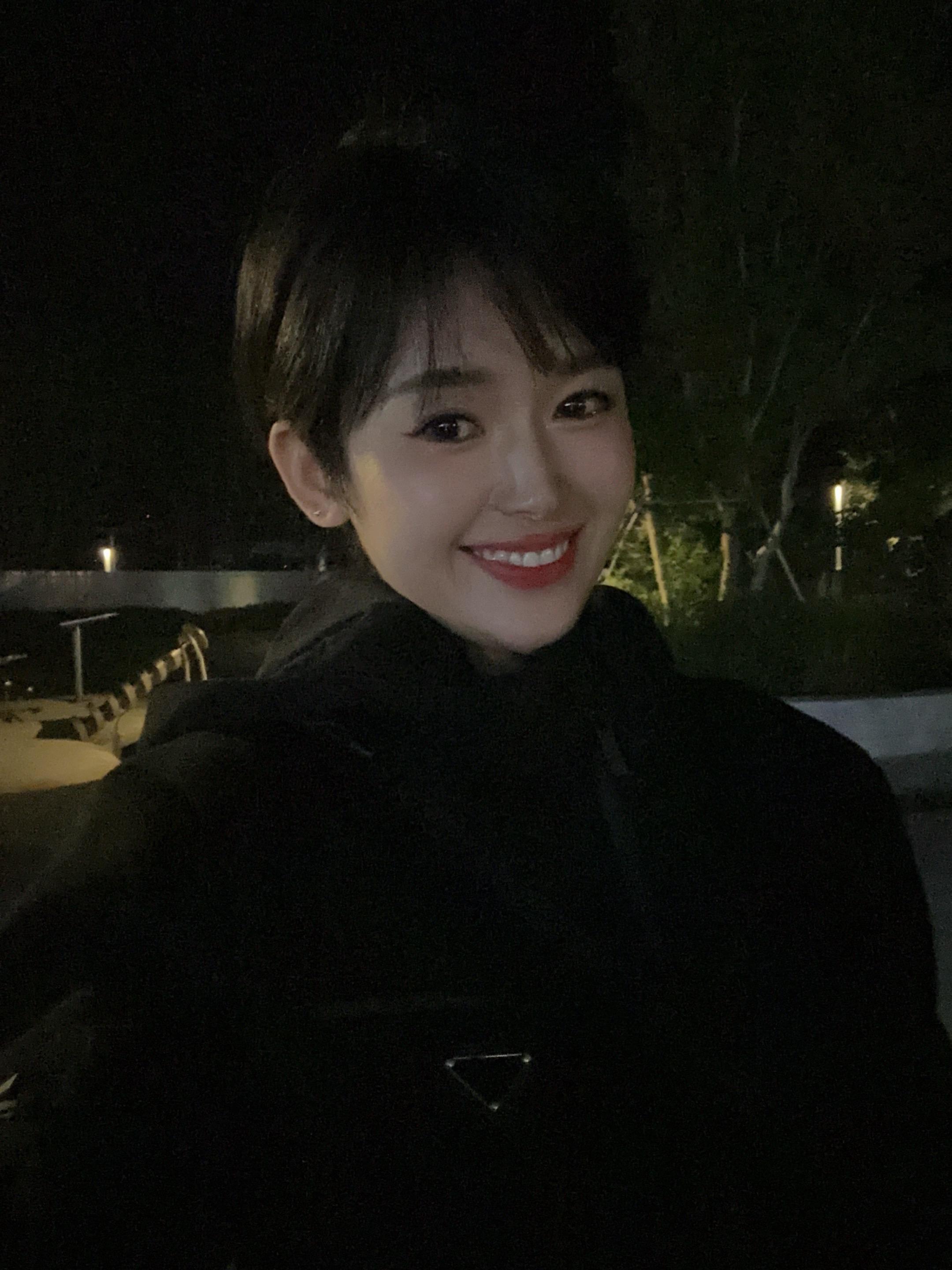 和磁场干净的人同行 不是为了沾好运 而是在彼此的滋养里 把日子过得更有...