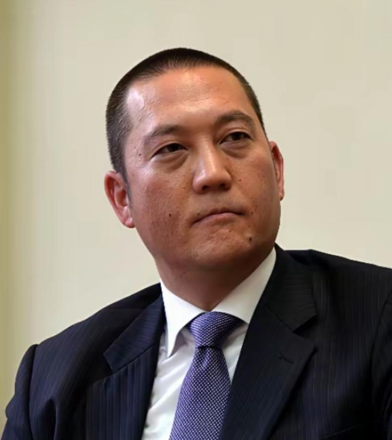 震撼台湾政坛！蒋友松重磅官宣：迁葬两蒋灵柩，半世纪漂泊终得归乡！
-
五十多年来