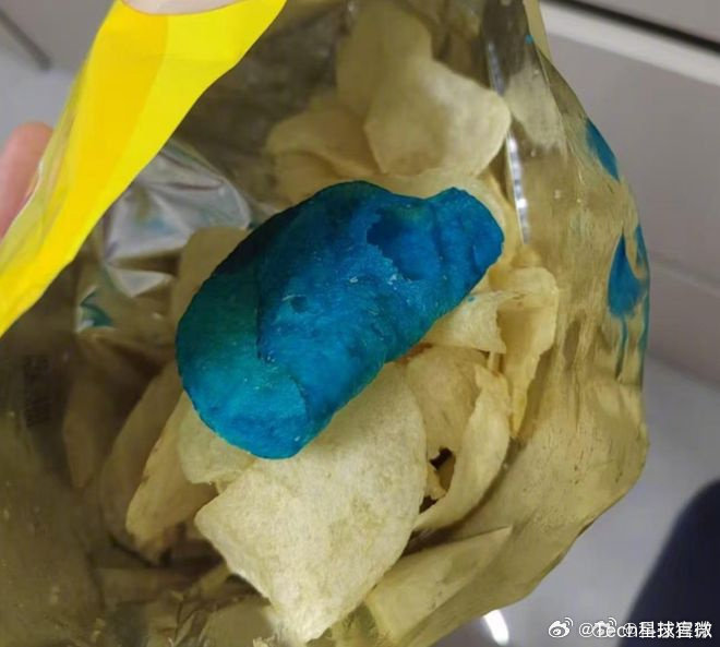 【乐事回应薯片中现蓝色异物 ：希望取回产品作内部核查】乐视薯片被曝吃出蓝色异物 
