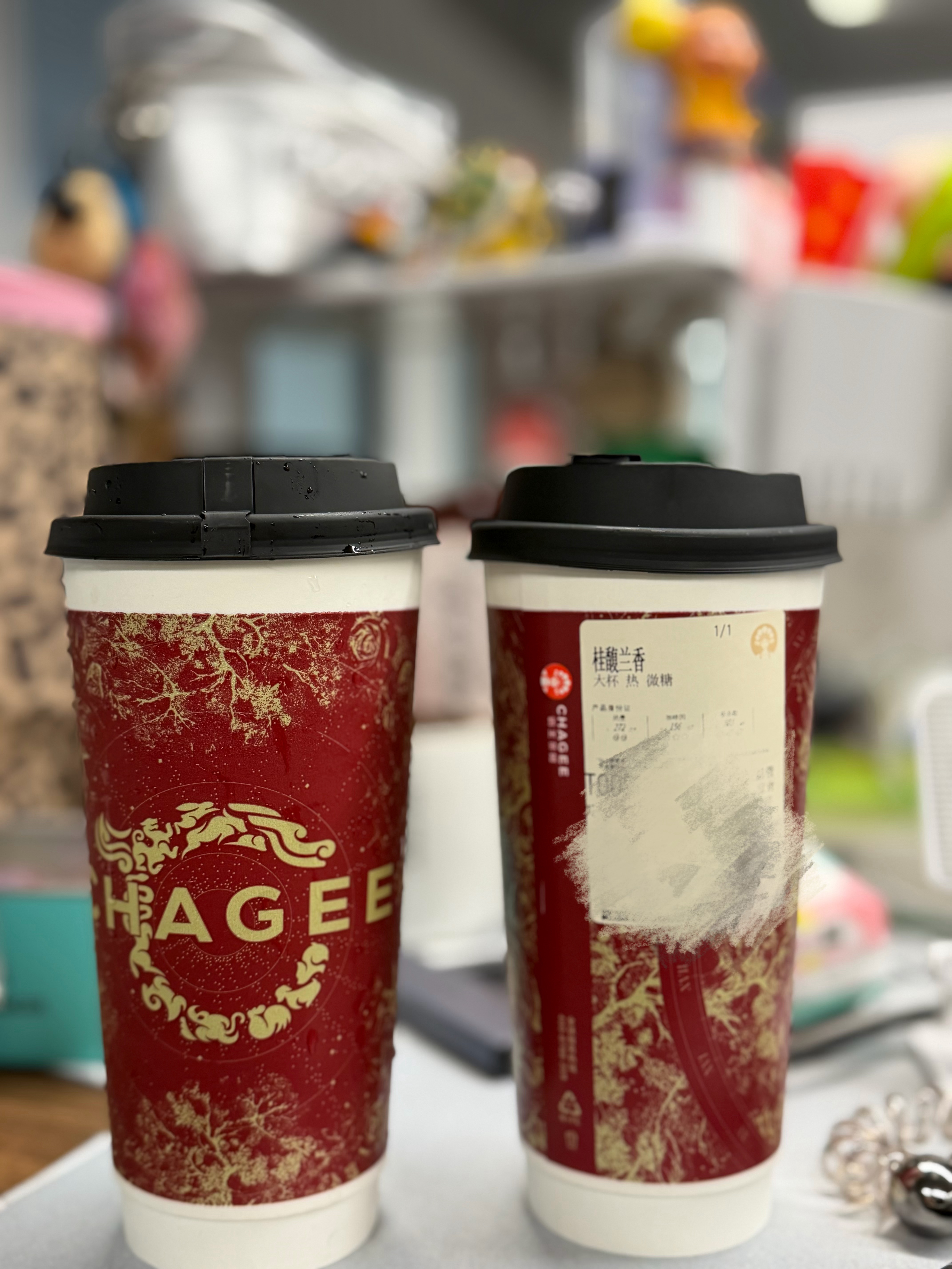 霸王茶姬回应小程序崩了也是喝上了买一送一的霸王茶姬[嘻嘻] ​​​
