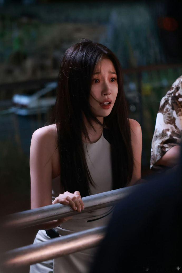 姜暮 双重打击 今晚被姜暮的遭遇狠狠虐到！爱人事故后妈妈又生病，虞书欣哭得让人心