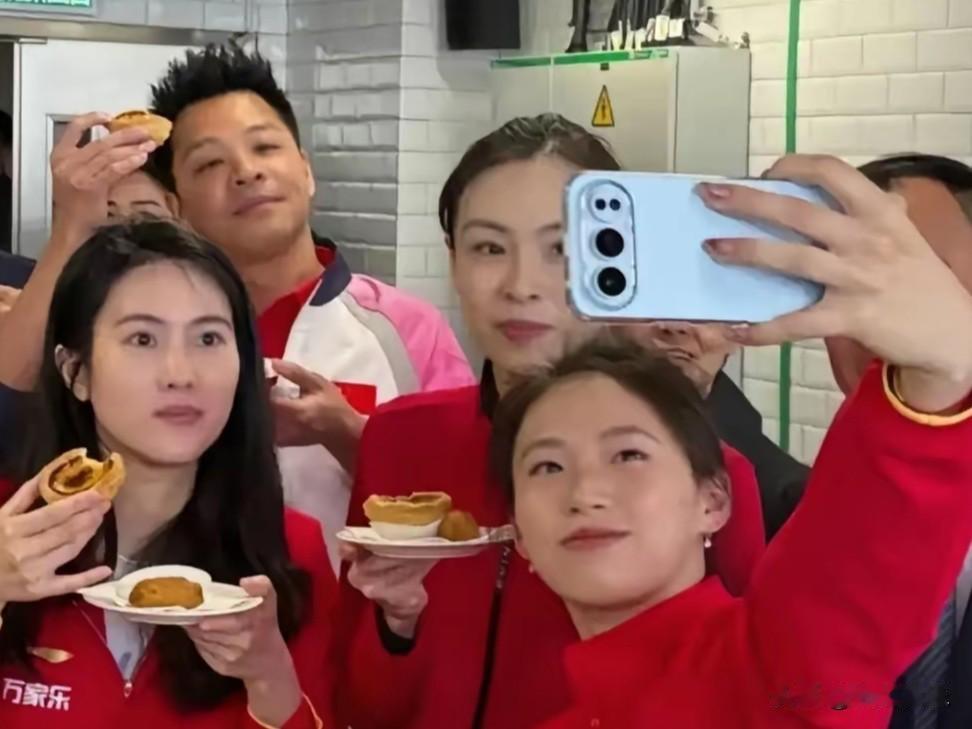 陈芋汐掉粉29万，看得  俺  心疼死了。

这年头，当世界冠军还得兼职当“讨好