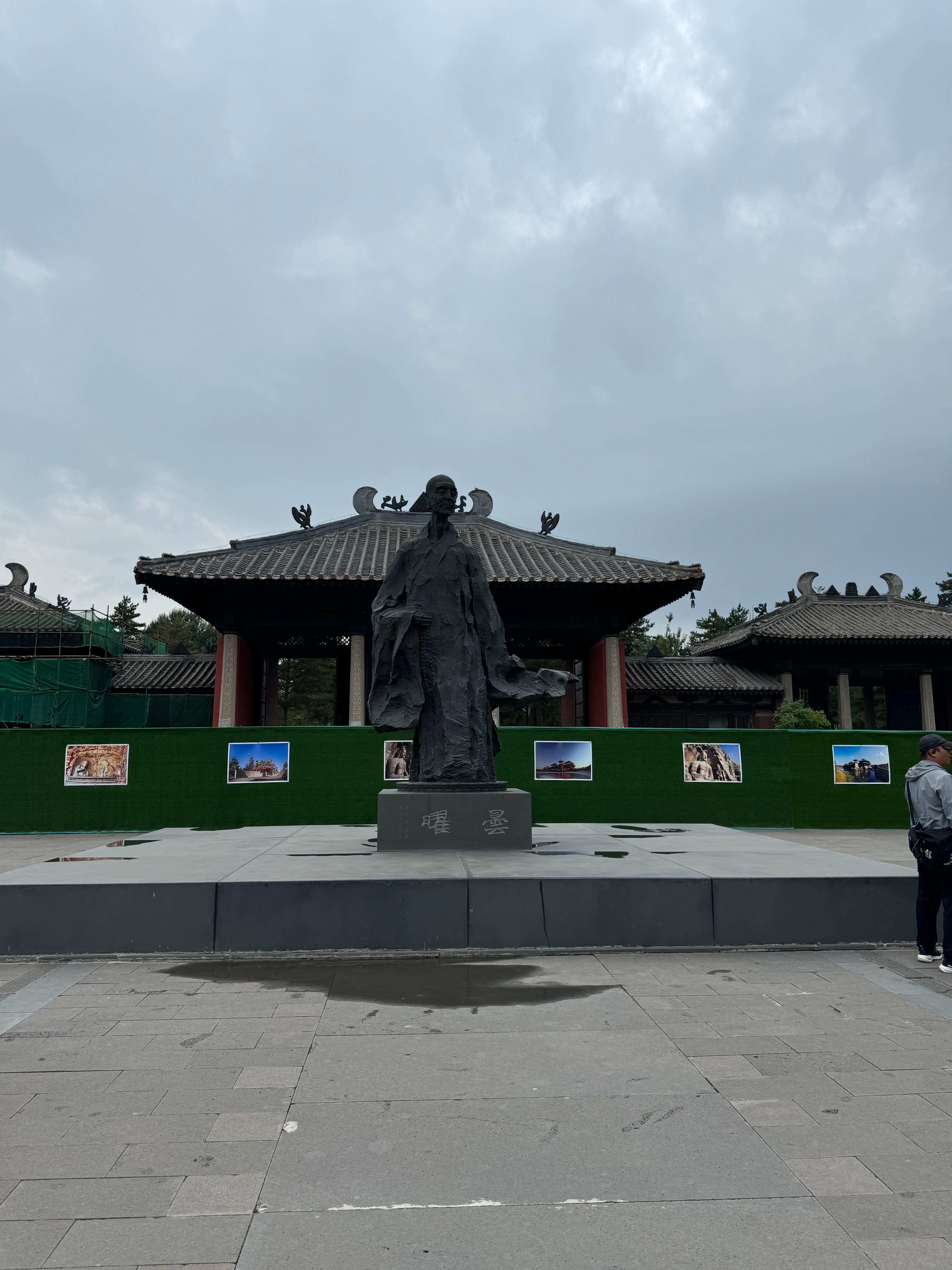 说“昙曜五窟”大家不知道，但如果说云冈石窟打卡点大家应该立马就明白了。也就是现在