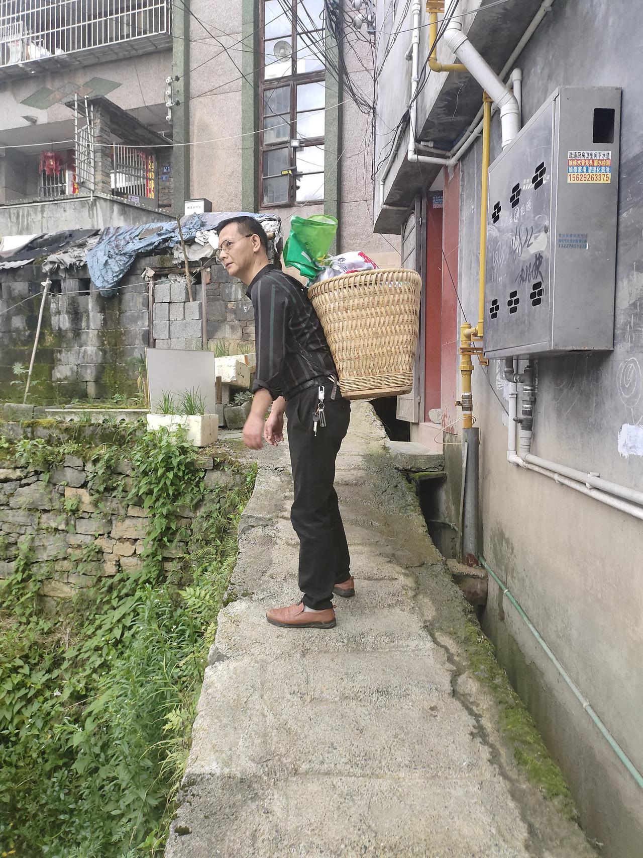 抛开钱不谈，你现在最需要什么我现在最需要的是休息休息。
