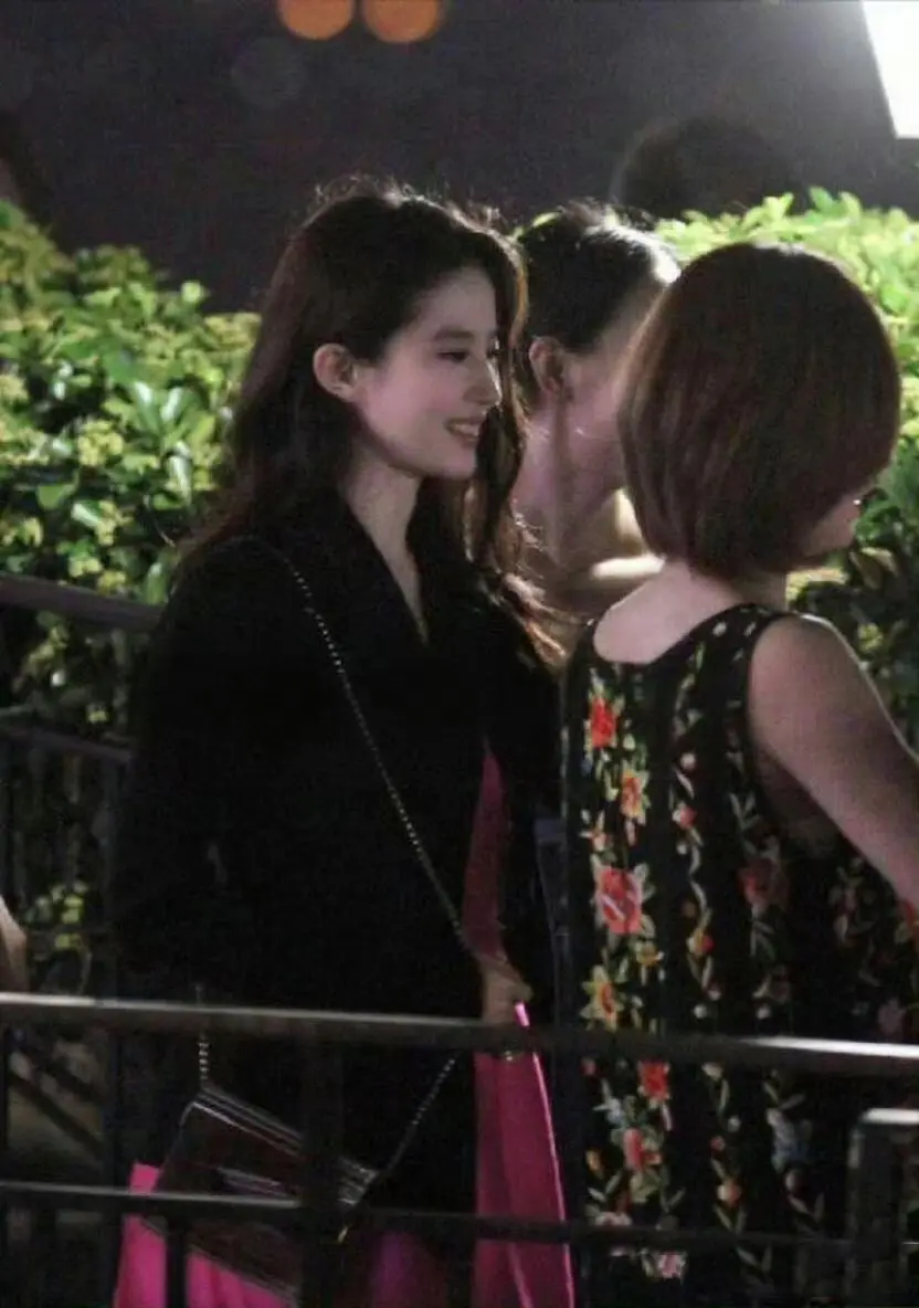 回忆是一场苦涩的春雨。