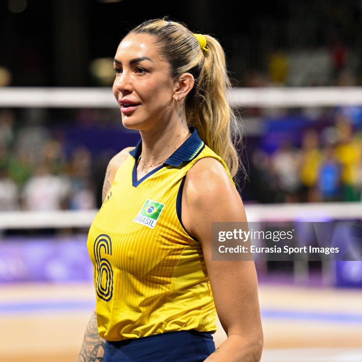 【记者：塔伊萨与各国顶级副攻相比，你觉得谁更厉害？】不过塔伊萨确实有这样的底气?