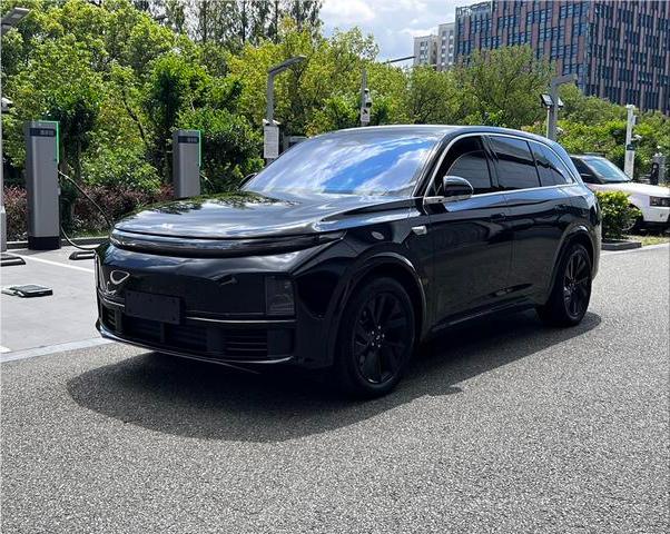 二手理想L7跌到16万了！但这三个版本差出一台飞度，买错哭都来不及！
兄弟们，理
