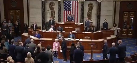 距结束政府“停摆”只差一步据央视新闻报道，当地时间11月12日，美国国会众议院表