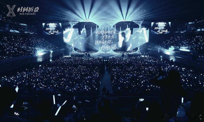 徐良时间折叠巡回演唱会徐良演唱会官宣瞬间直接破防落泪，原来自己惦记了这么久的青春