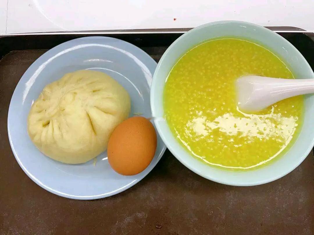 今天的早餐5块钱，地标武汉中心区，大家觉得早餐贵吗？
