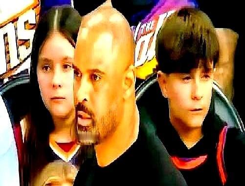 拿着一手王炸，太阳队怎么就哑火了。

太阳这进攻看得真让人着急。布克，一个赛季场