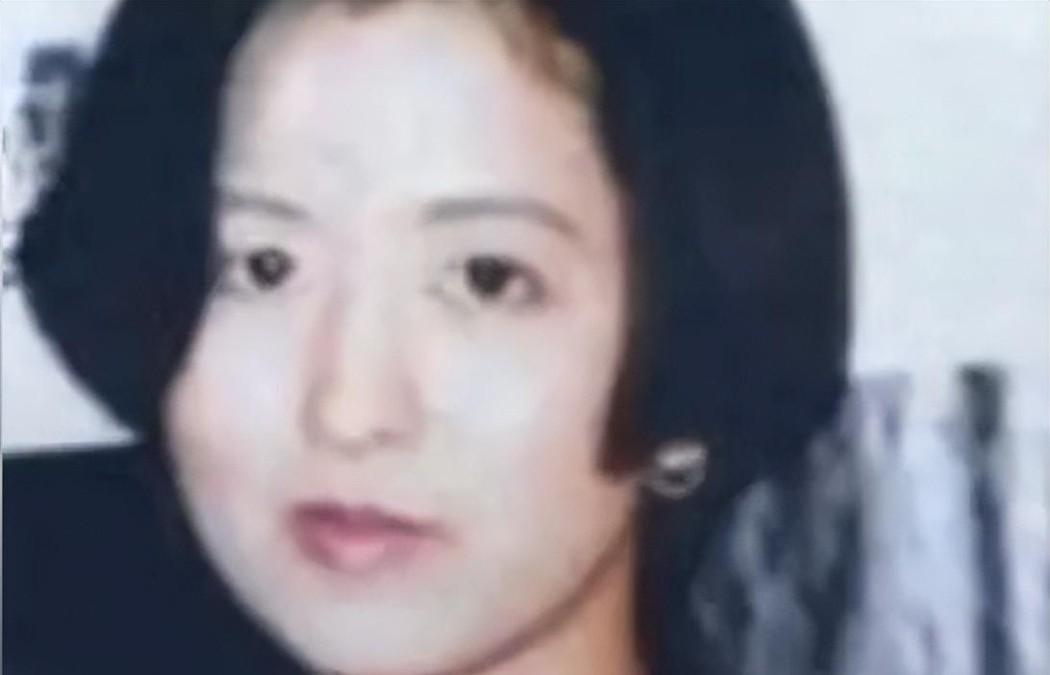 1997年，日本公寓发现一名女性离奇遇害，体内残留百名男性精液，在查明身份后，众