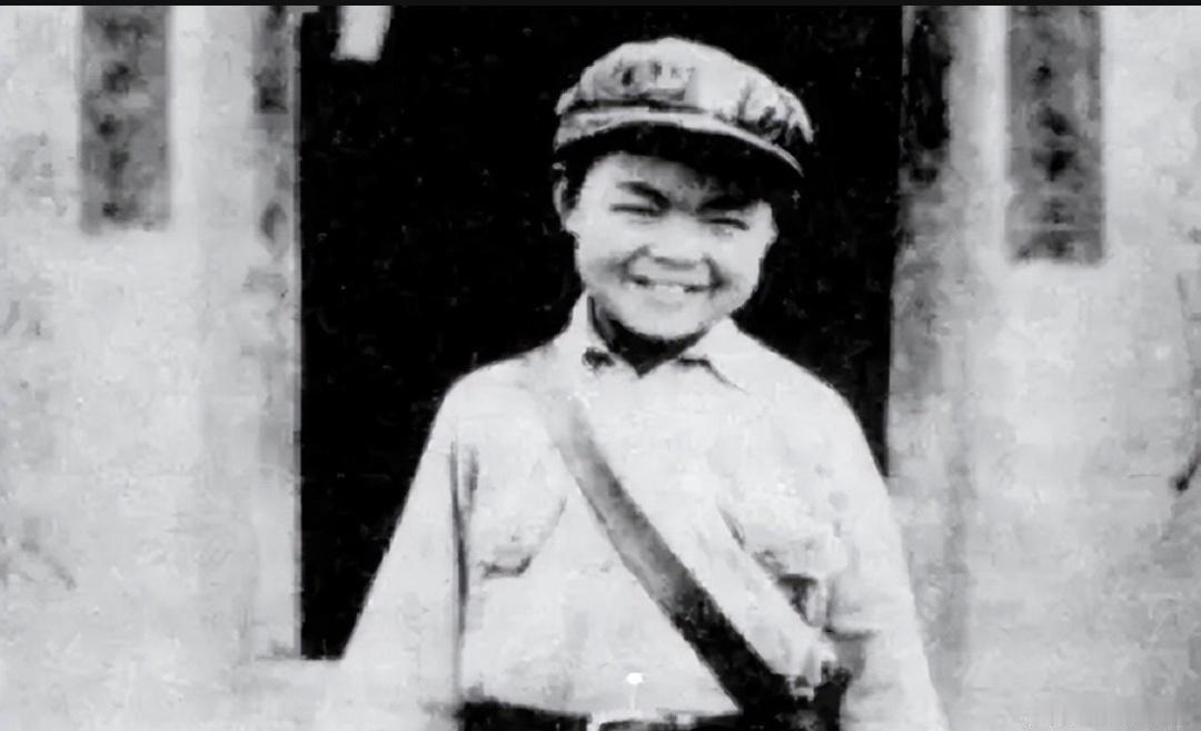 10岁孩童自称老红军，听他讲述长征经历后，毛主席说这个我信。

这个自称老红军的