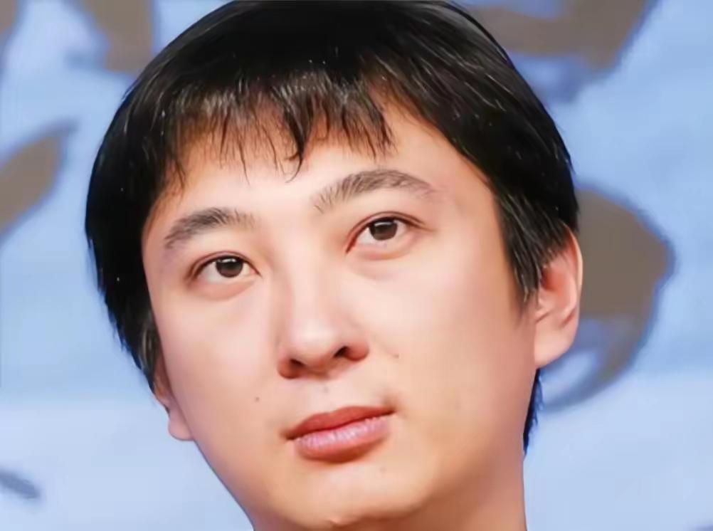 2016年，王思聪跟随节目组到了女嘉宾的家里，看到对方的贫寒。对方说要煮方便面来