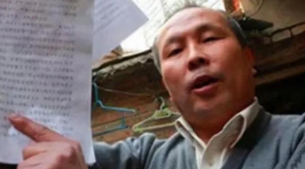 “不给我4000万，你们就别想修路！ ”2003年，北京人张长福死活不同意拆迁，