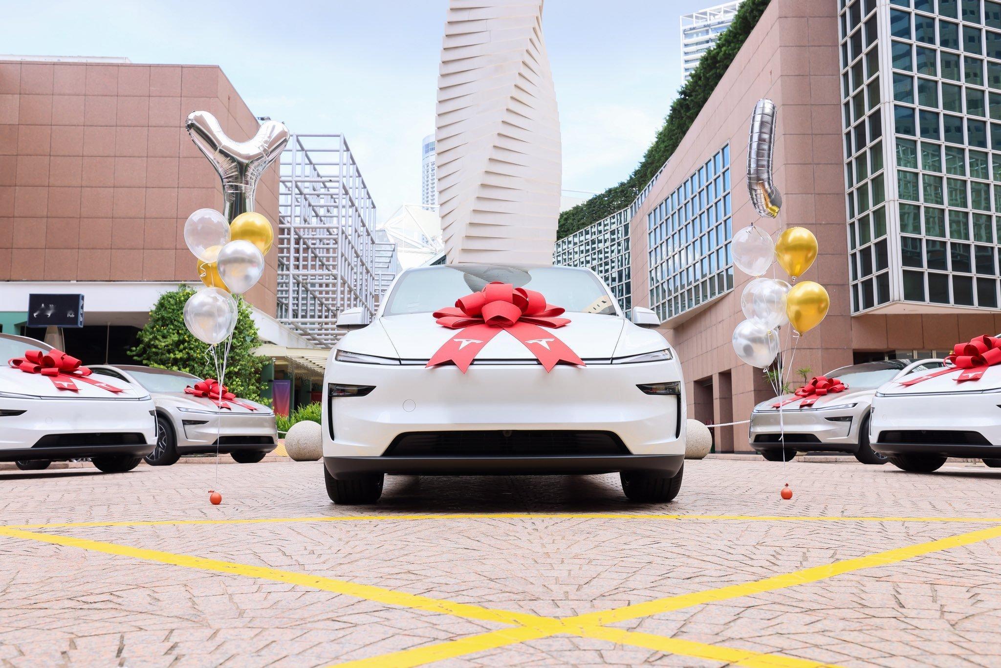 特斯拉Model Y L今日开启新加坡交付 