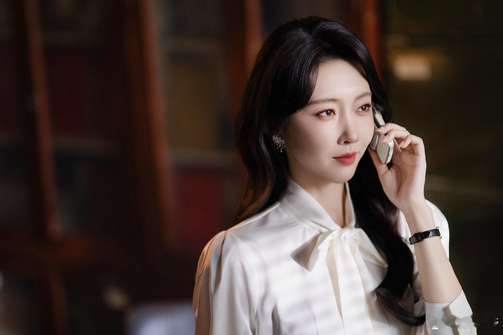 宣璐悬疑复仇女主上线 宣璐新剧里的苏然太绝啦！隐忍复仇，智商颜值双在线，温柔与狠