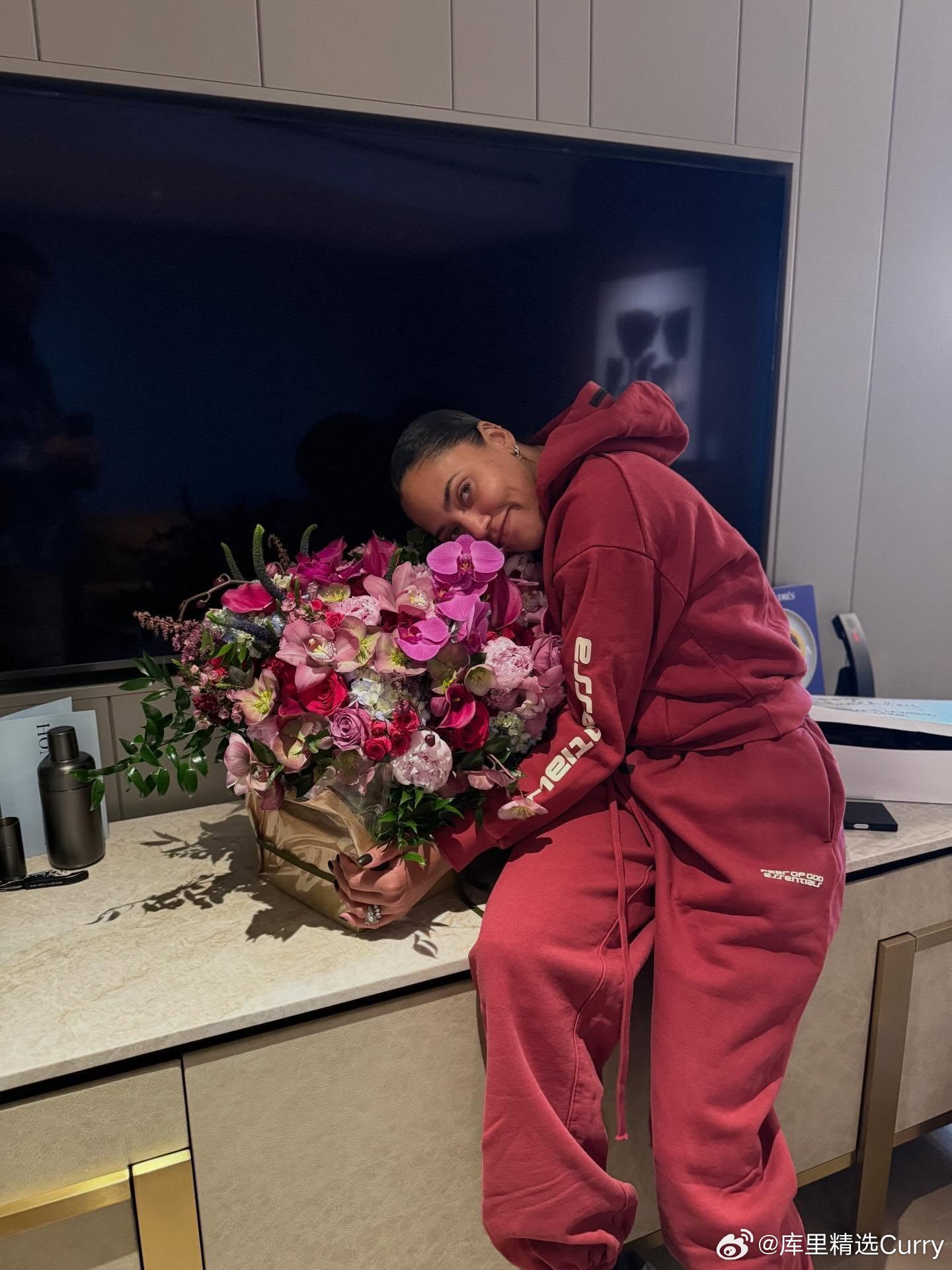 斯蒂芬库里在IG上为阿耶莎送上生日祝福：“生日快乐，献给那个让这一切顺利运转的人