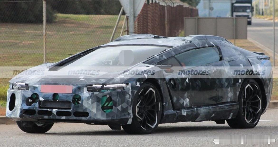 拉贡达超豪华旗舰轿车谍照好家伙，又是One Box是吧就说嘛，汽车的最终形态就是