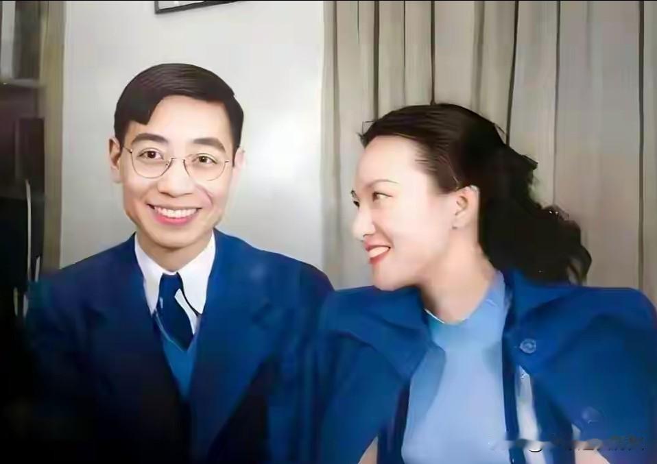 这是1946年郭永怀与李佩于美国的合影，经修复后温情满溢。
郭永怀身着笔挺西装，